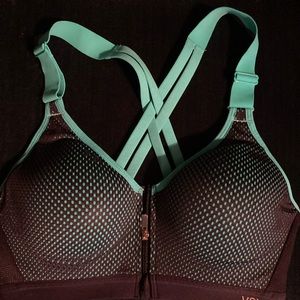 Victoria’s Secret VSX Sport 34B
